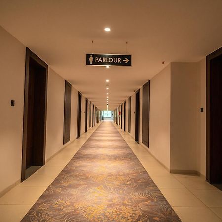 Hotel Omaya Garden Райпур Экстерьер фото