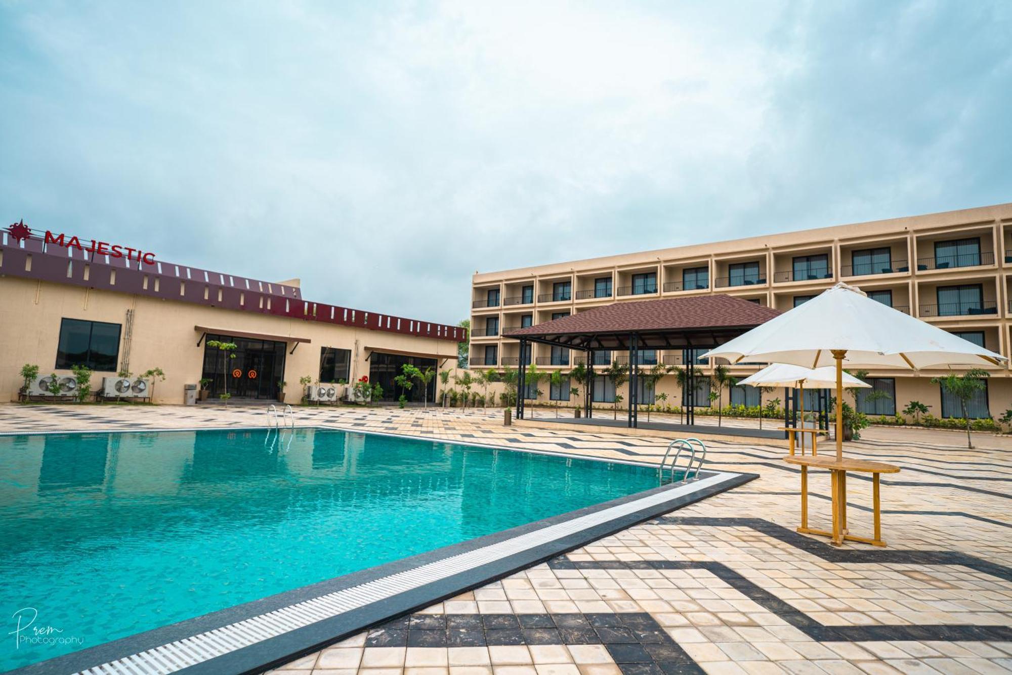 Hotel Omaya Garden Райпур Экстерьер фото