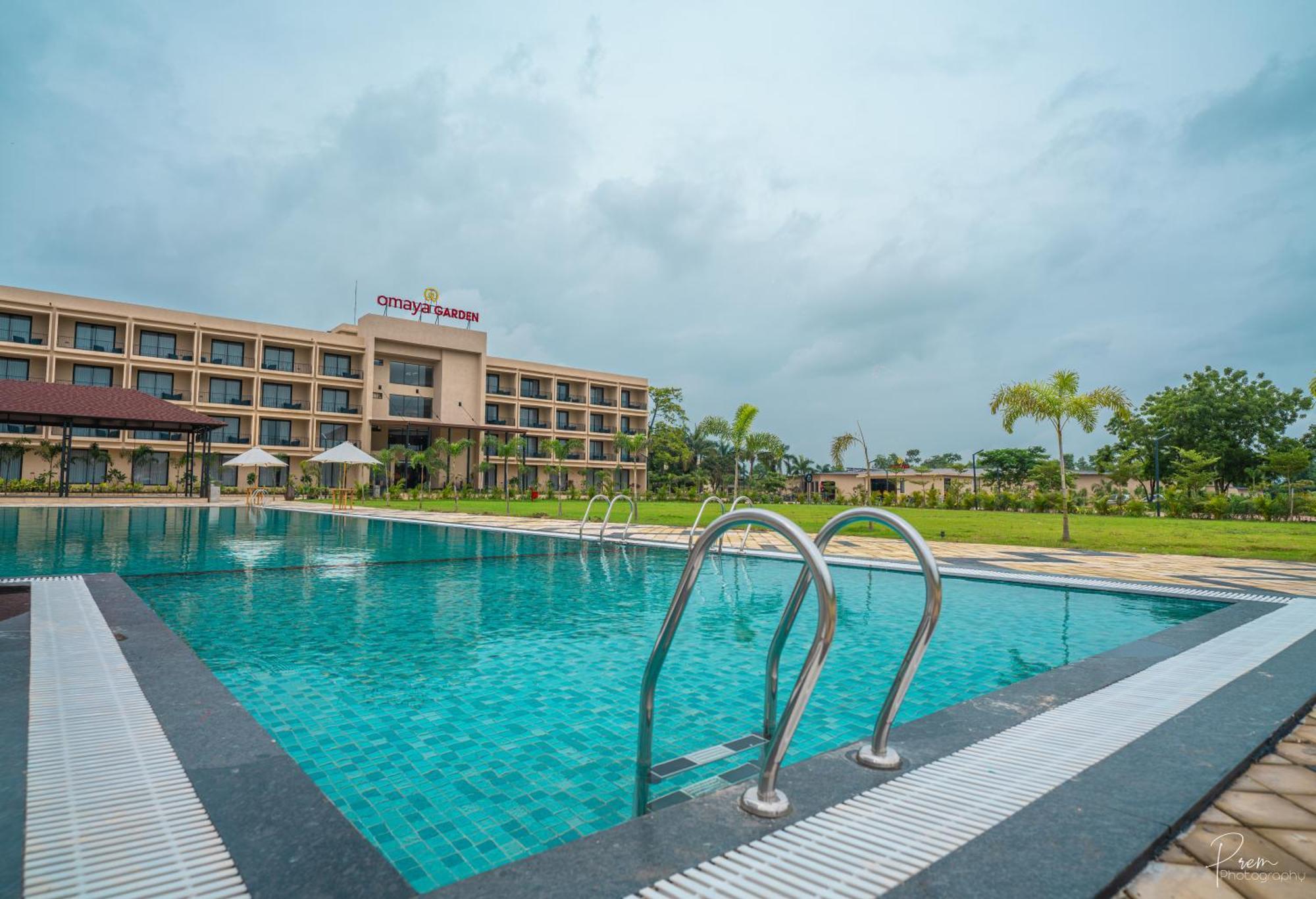 Hotel Omaya Garden Райпур Экстерьер фото
